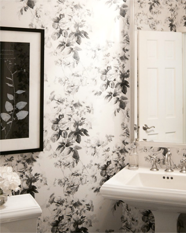 Floral wallpaper for bathroom walls